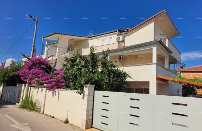 TE KOOP – Huis met twee aparte appartementen, Premantura