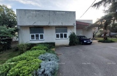 Ližnjan – Bedrijfspand met extra bouwgrond op aantrekkelijke locatie in het centrum