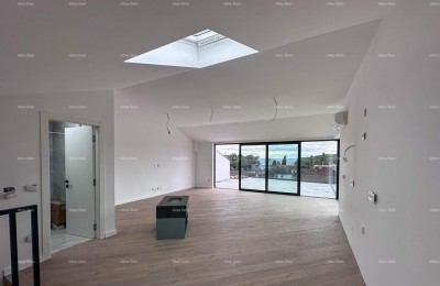 Modern ingericht gebouw in de directe nabijheid van het strand en de zee, Rovinj!