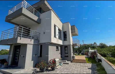 Moderne villa in Istrië met uitzicht op zee, dakterras en aangelegde tuin - 800 m van het strand