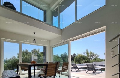 Blizina Labina! Moderne villa met verwarmd zwembad en uitzicht op zee