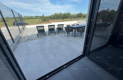 Verkoop - dubbele bungalow met verwarmd zwembad, Poreč!