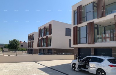 Nieuw, modern wooncomplex, Rovinj! Duplex appartement met parkeerplaats en garage!