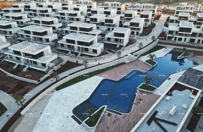 UMAG, Vrijstaande villa in een luxe resort! Uitzicht op zee! V16