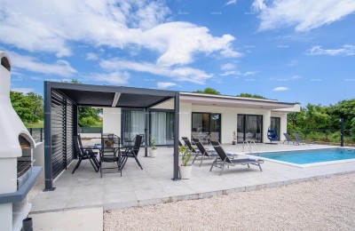 KANFANAR, MODERNE VILLA MET EEN ZWEMBAD - RUSTIGE LOCATIE