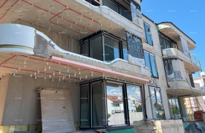 ROVINJ - appartement te koop in een luxe residentie aan zee / S11