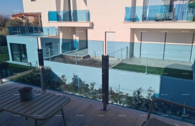 Moderne appartement in blok E, met parkeerplaats en opslagruimte nabij Umag!