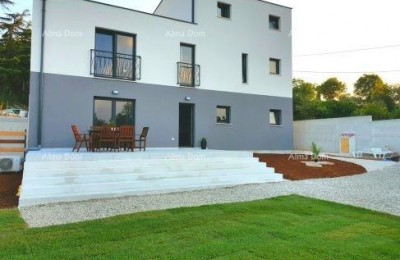 Moderne woning met zwembad in Pula, slechts 1500 m van de zee