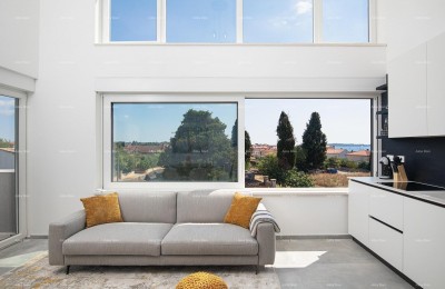 Wij verkopen een penthouse met zeezicht in Fazana