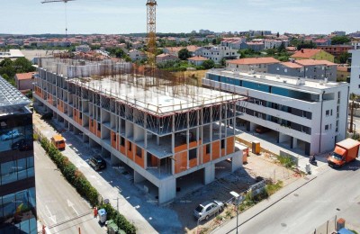 Pula! Meergezinswoning, modern gebouw met lift, dichtbij het centrum. S43
