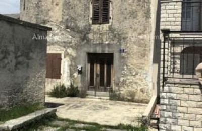 PRODOL, MARČANA – Autochtone Istrische stenen huis met tuin voor volledige renovatie