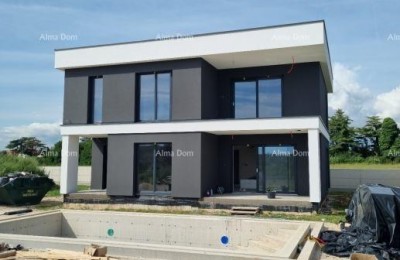 Moderne villa met zwembad, 1 km van de zee, Pula