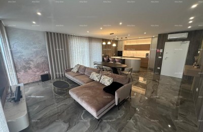 NOVIGRAD, LUXUEUS PENTHOUSE MET PANORAMISCH UITZICHT OP DE ZEE