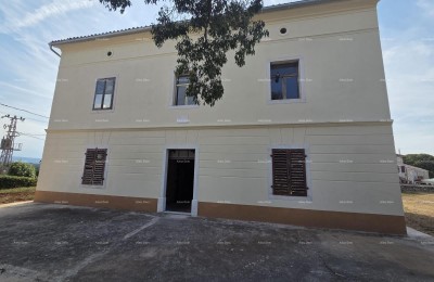 HUIS IN MUTVORAN – 300+ m² EN GROND 2.980 m²