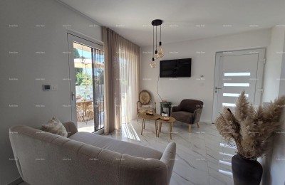 MARČANA – Moderne woning met zwembad en tuin