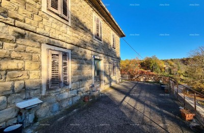 Wij verkopen een oud Istrisch stenen huis met uitzicht op Grožnjan.