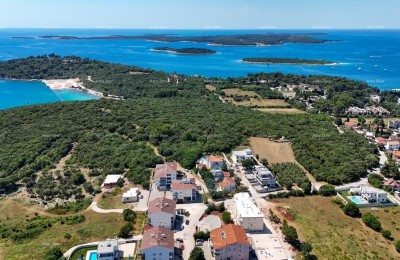 Nieuwe aanbieding! Woonproject op uitstekende locatie, Štinjan!