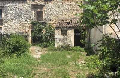 PRODOL, MARČANA – Autochtone Istrische stenen huis met tuin voor volledige renovatie
