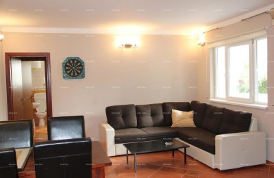 Verkoop - appartement op de begane grond nabij Rovinj