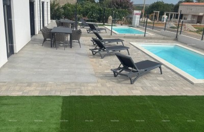 Verkoop - dubbele bungalow met verwarmd zwembad, Poreč!