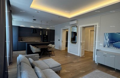 Verkoop - luxe gerenoveerd appartement in het centrum van Pula!