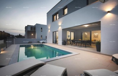 Modern huis met zwembad! In de buurt van Pula!