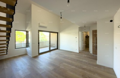 TWEELAAGS APPARTEMENT IN HET CENTRUM VAN POREČ