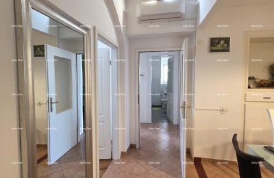 PULA! Verkoop van appartement – 80 m², uitstekende locatie.