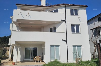 BANJOLE – Ruim huis met meerdere wooneenheden en extra bouwgrond