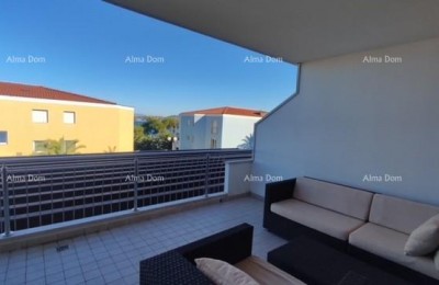 Verkoop - appartement in een aantrekkelijke wooncomplex met uitzicht op zee! 200m van de zee en stranden, Umag!