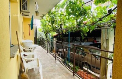 Ruime woning in Pula met een grote tuin en tal van mogelijkheden