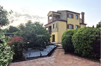 Kamena villa met zwembad en panoramisch uitzicht op zee – Kaštelir