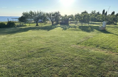 Lovrečica – bouwgrond 591 m², slechts 60 m van de zee