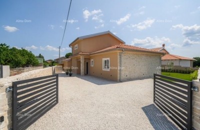 Luxe, volledig gemeubileerde Istrische villa met studio appartement, zwembad en uitzicht op zee, Kanfanar!