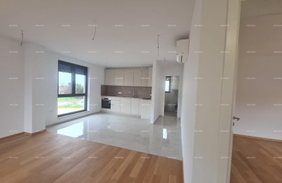 Te koop: moderne, nieuwe appartement met parkeerplaats - Ližnjan!