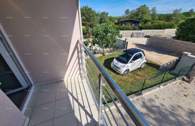 PEROJ, Appartement op de bovenste verdieping, dichtbij de zee