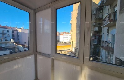 Pula – gerenoveerd tweekamerappartement in het centrum, 72,83 m²