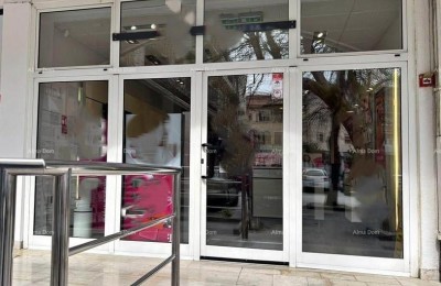 PAZIN, BEDRIJFSRUIMTE 80 m²