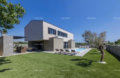 LOBORIKA, Moderne luxe villa met zwembad