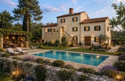 ISTARSKA VILLA MET EEN ZWEMBAD EN 4.000 M² GROND - OPRTALJ