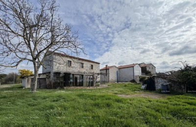 Kamena huis met potentieel - dichtbij Umag