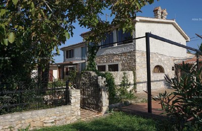 Huis met restaurant nabij Ližnjan - Geweldige investering!