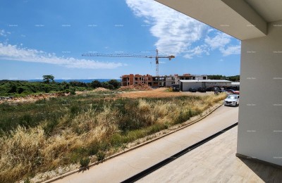 BARBARIGA nieuw appartement op de eerste verdieping, kleiner gebouw. Zeezicht.