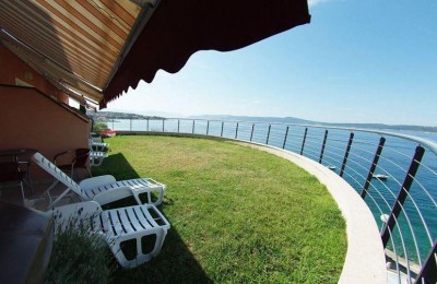 CRIKVENICA,HOTEL DIRECT AAN DE KUST!