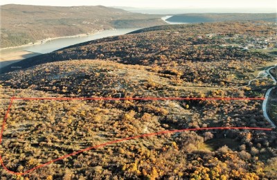 Landbouwgrond, HRBOKI. 25.000M2 IDEAAL VOOR EEN BIJGEBOUW!