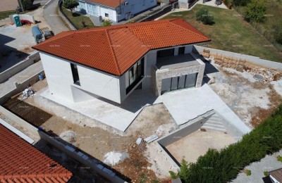 Luxe, moderne woning met zwembad in aanbouw, Poreč!  Community Verified icon