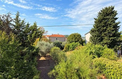 MEDULIN – RUIME WONING OP TWEE VERDIEPINGEN MET GARAGE