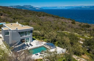 Blizina Labina! Moderne villa met verwarmd zwembad en uitzicht op zee
