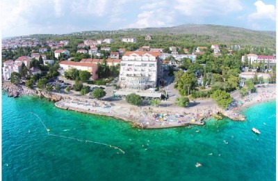 CRIKVENICA,HOTEL DIRECT AAN DE KUST!