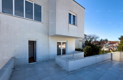 Te koop: aantrekkelijke woning in Premantura met uitzicht op zee